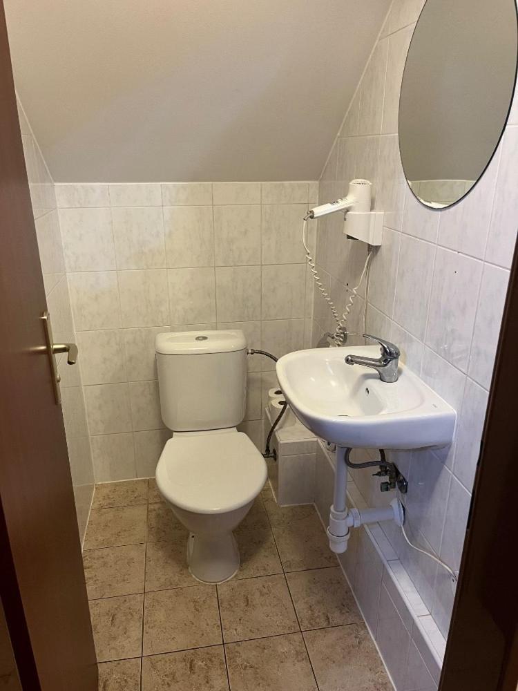 Penzion Pod Zamkem Pruhonice Bagian luar foto