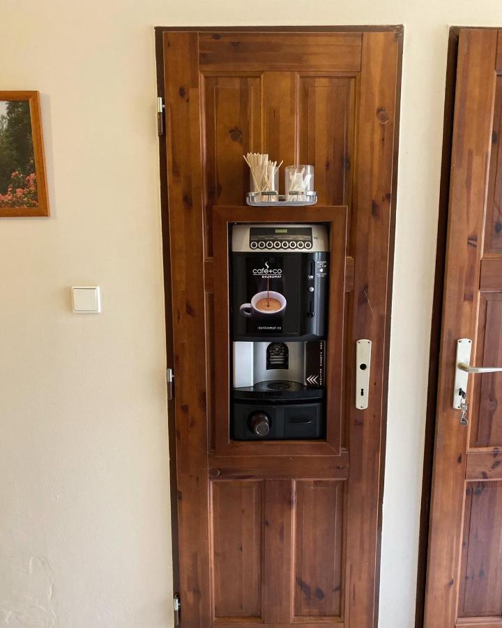 Penzion Pod Zamkem Pruhonice Bagian luar foto